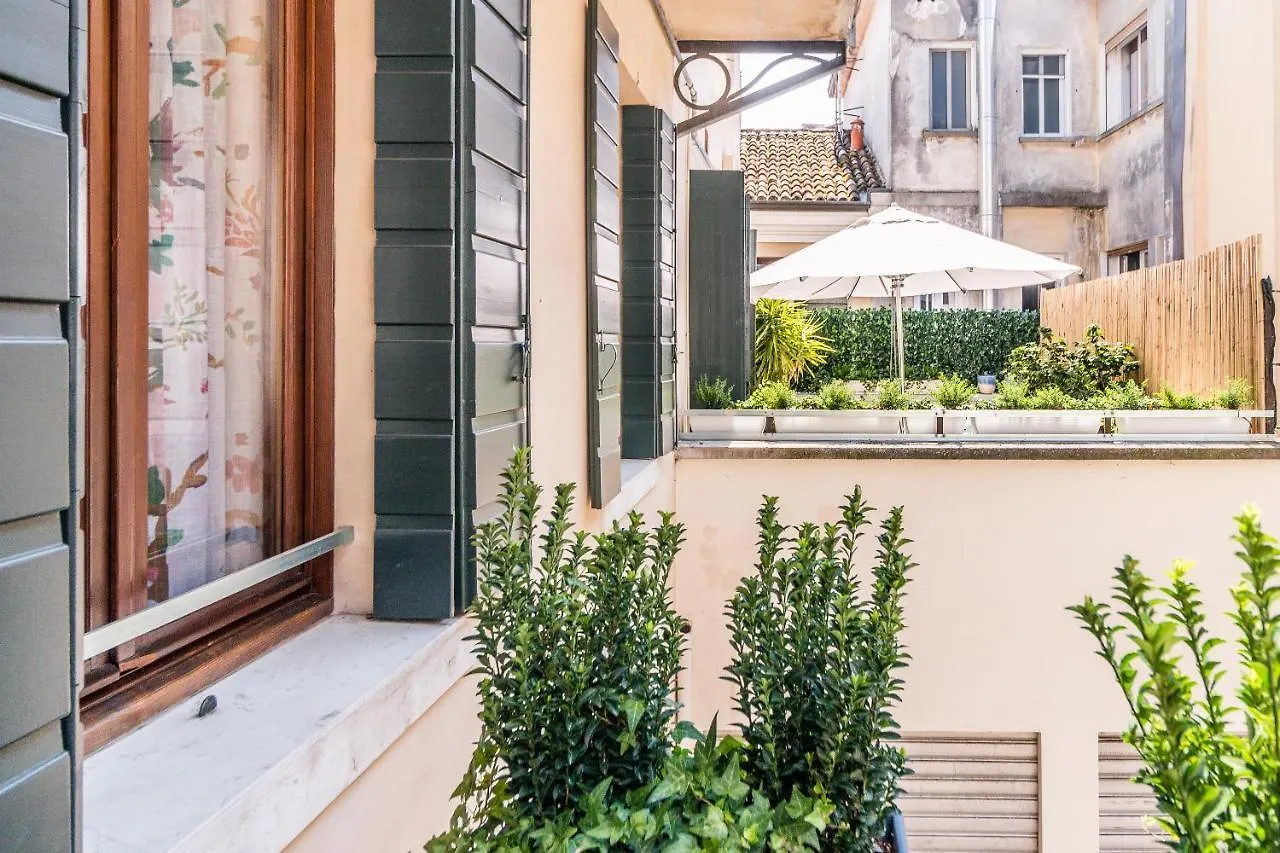 Apartment Camelia Home Suite Treviso